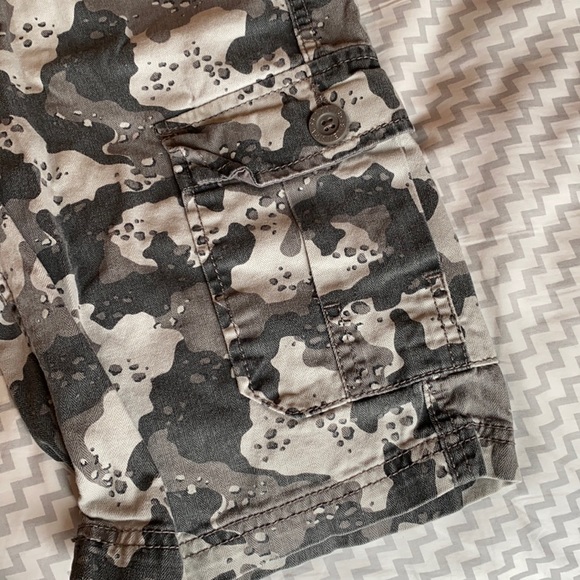 Levi's Cargo Shorts Boys Size 12 - Picture 3 of 7